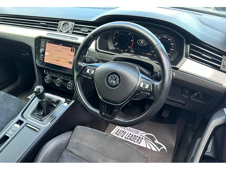 2019 Volkswagen Passat - image 16