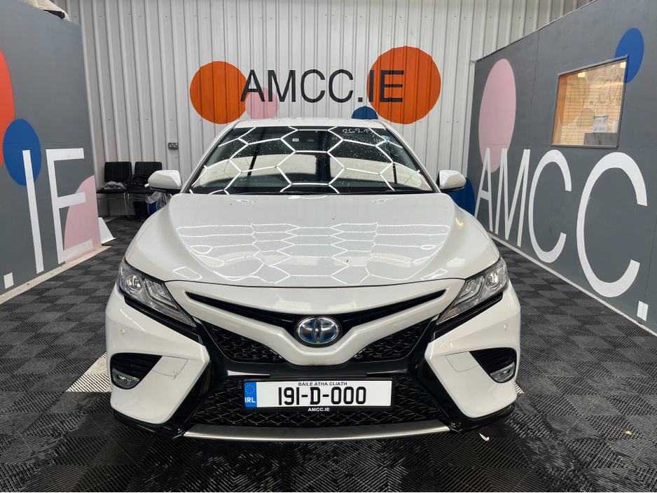 2019 Toyota Camry - image 6