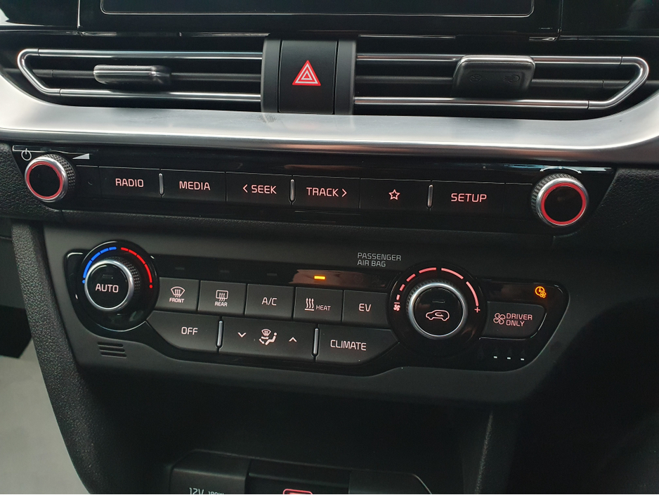 2022 Kia Niro - image 22