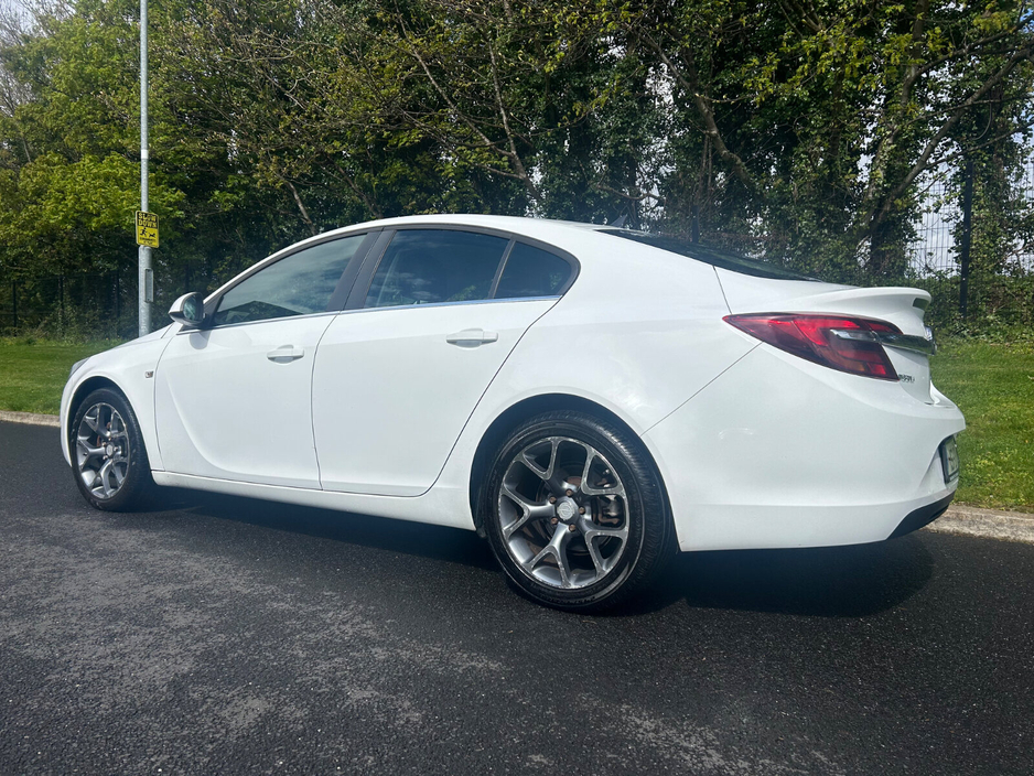 2015 Opel Insignia - image 7