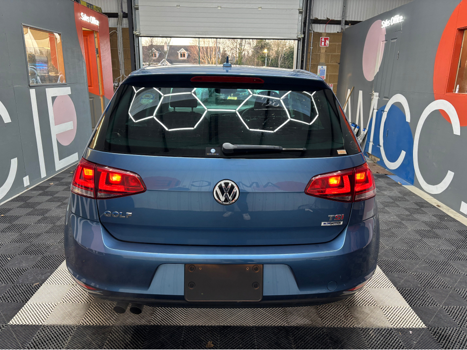 2017 Volkswagen Golf - image 3