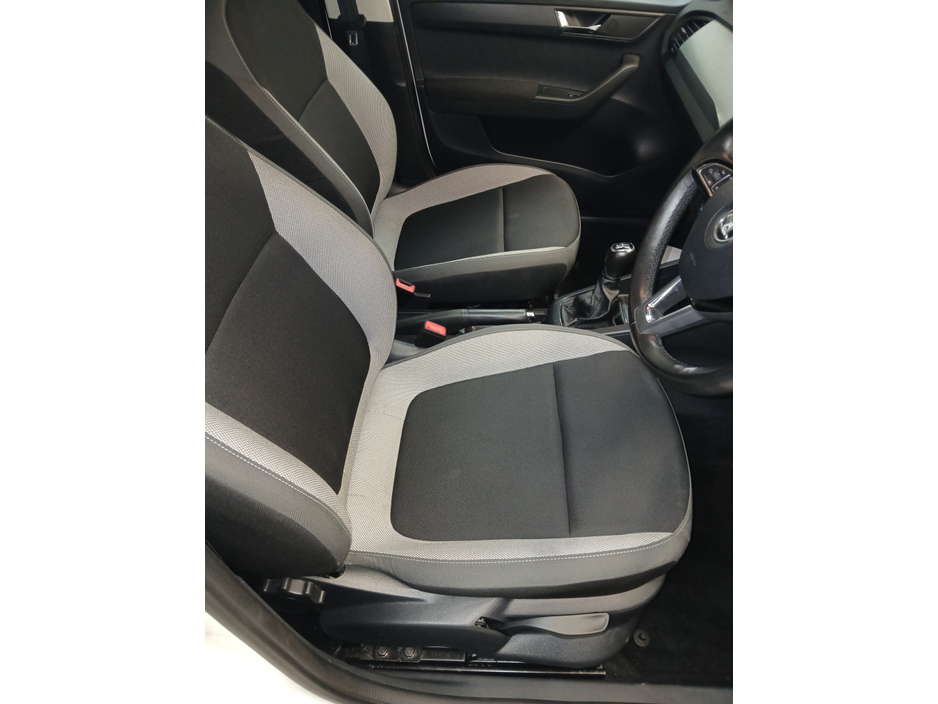 2017 Skoda Fabia - image 9