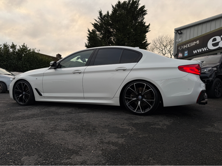 2017 BMW 5 Series M-SPORTS SUNROOF HUGE SPEC // STUNNING CAR €26,950