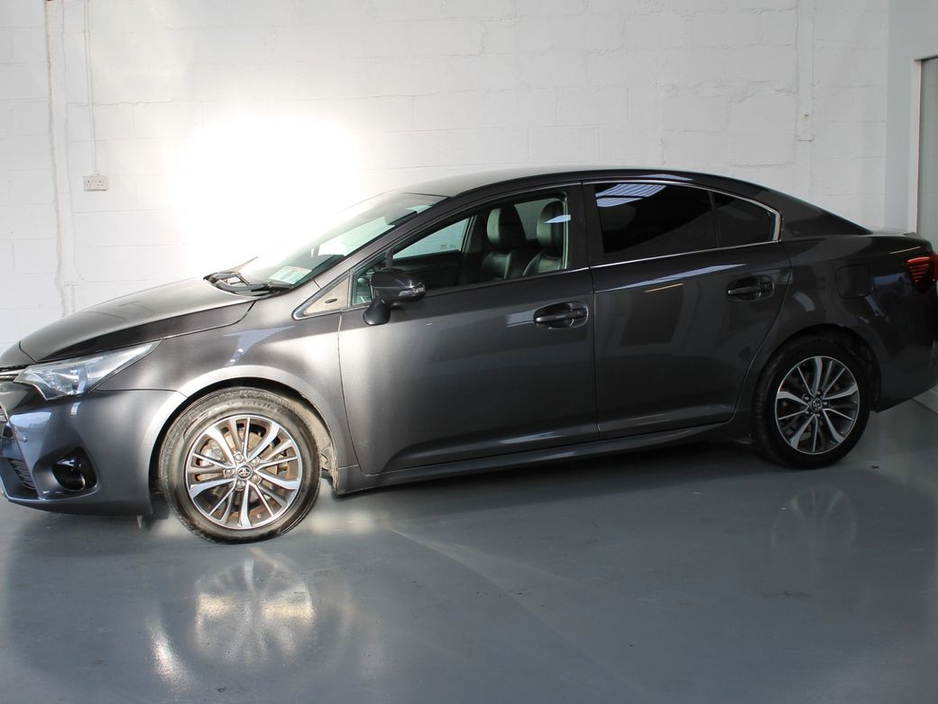 2017 Toyota Avensis 1.6D SOL Navi 4DR €10,499