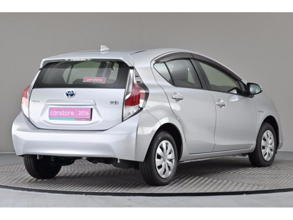 2016 Toyota Aqua 1.5 VVT-i HYBRID *BI-TONE INTERIOR*ANDROID CAR PLAYER* €9,890