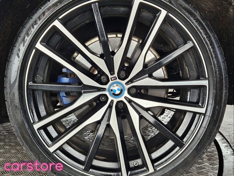 2023 BMW X5 - image 14