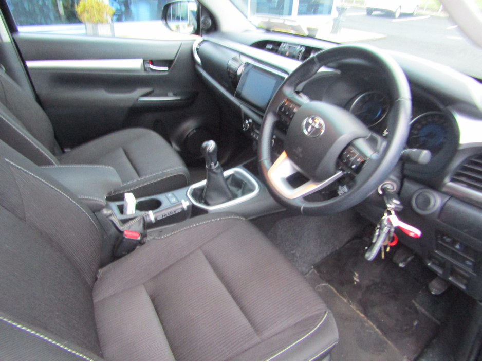 2020 Toyota Hilux DOUBLE CAB SR5 4DR