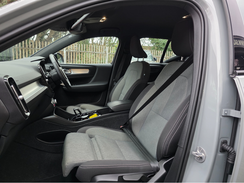 2023 Volvo XC40 RECHARGE T6 PLUS DARK AWD 350 BHP PHEV FINANCE ARRANGED. SIMI. AA APPROVED €35,950