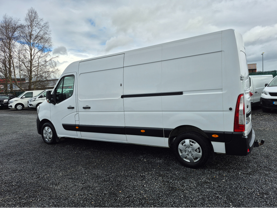 2021 Renault Master - image 8