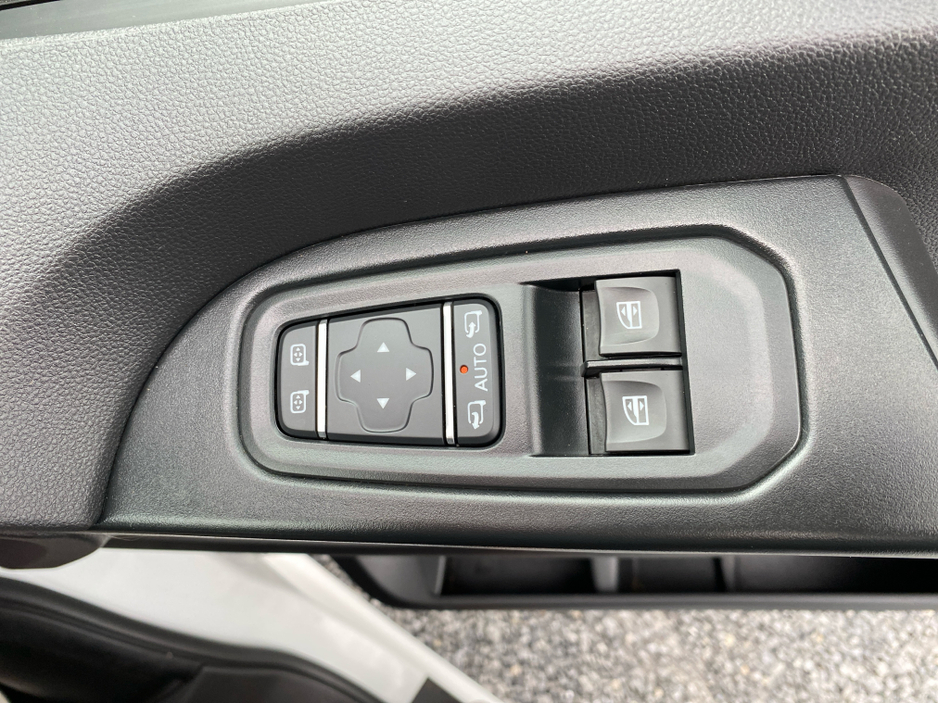 2024 Renault Trafic Red edition LWB 2.0 170BHP Automatic €31,500