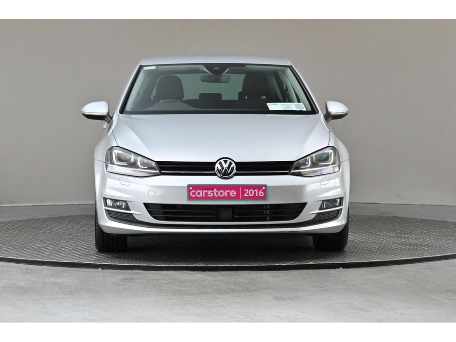 2016 Volkswagen Golf - image 2