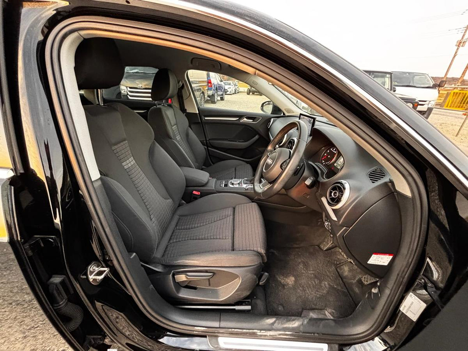 2016 Audi A3 - image 4