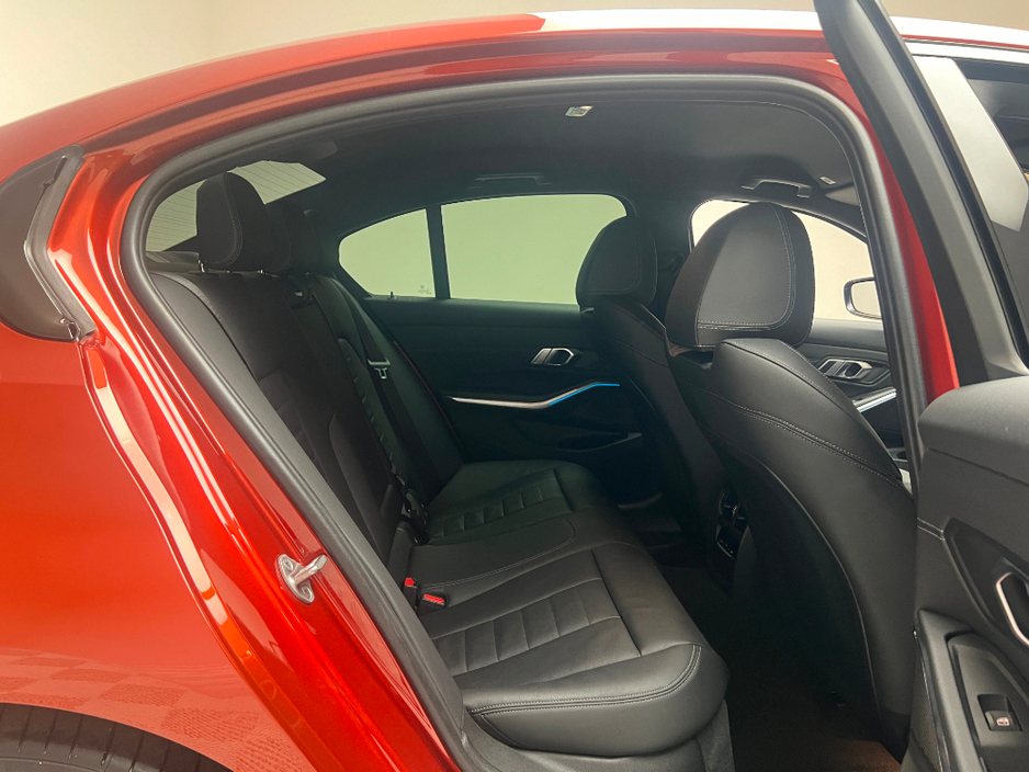 2022 BMW 3 Series 330E M SPORT €27,990