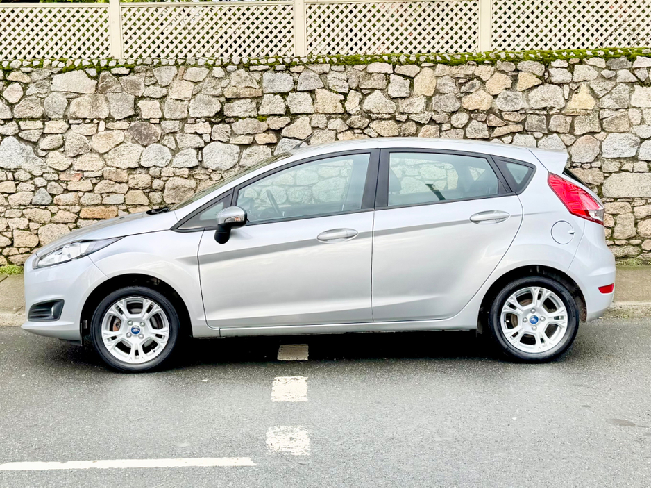 2015 Ford Fiesta ZETEC 1.2L !!! €7,950