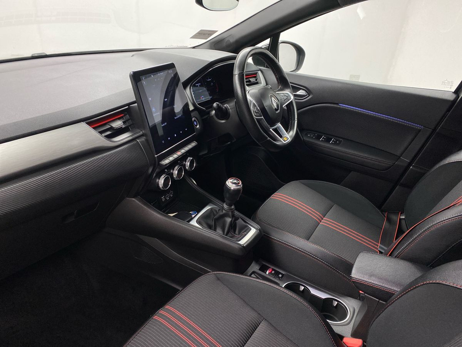 2023 Renault Captur - image 2