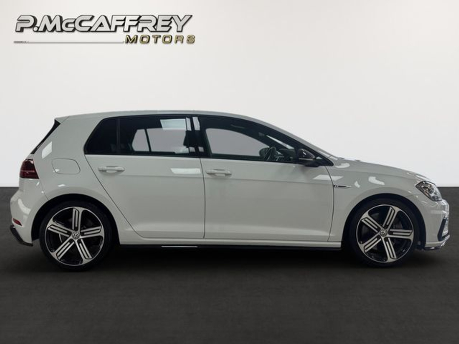 2017 Volkswagen Golf - image 4