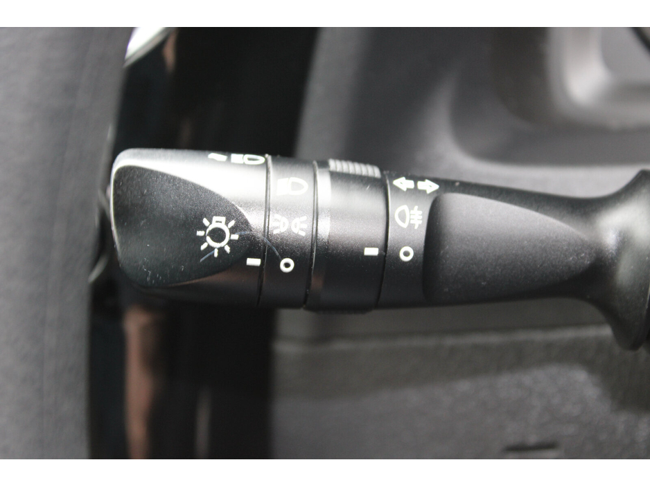 2017 Toyota Corolla - image 21