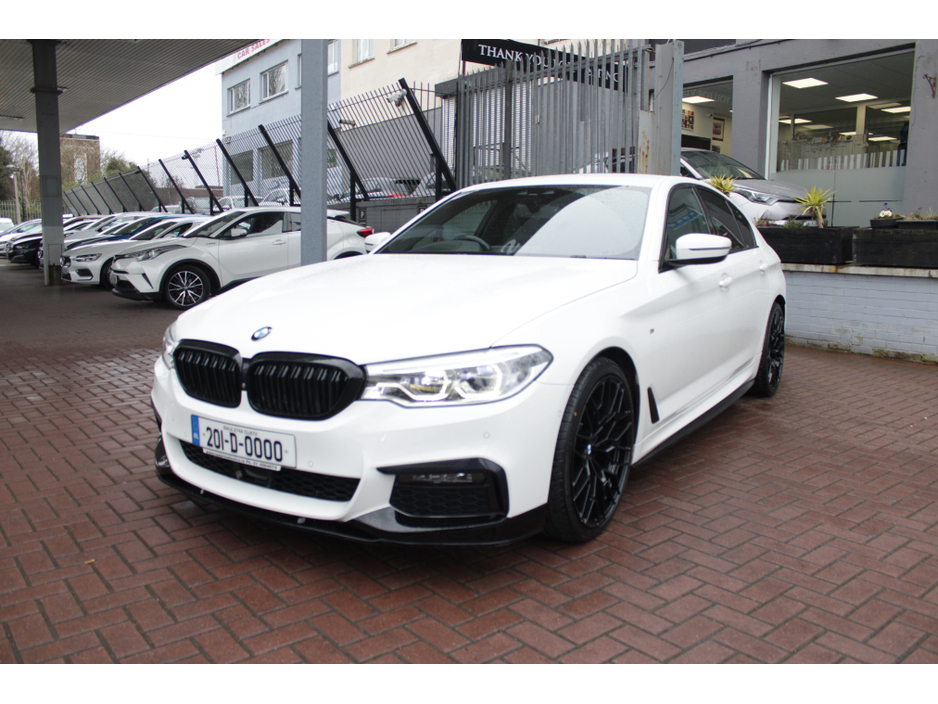 2020 BMW 5 Series - image 8