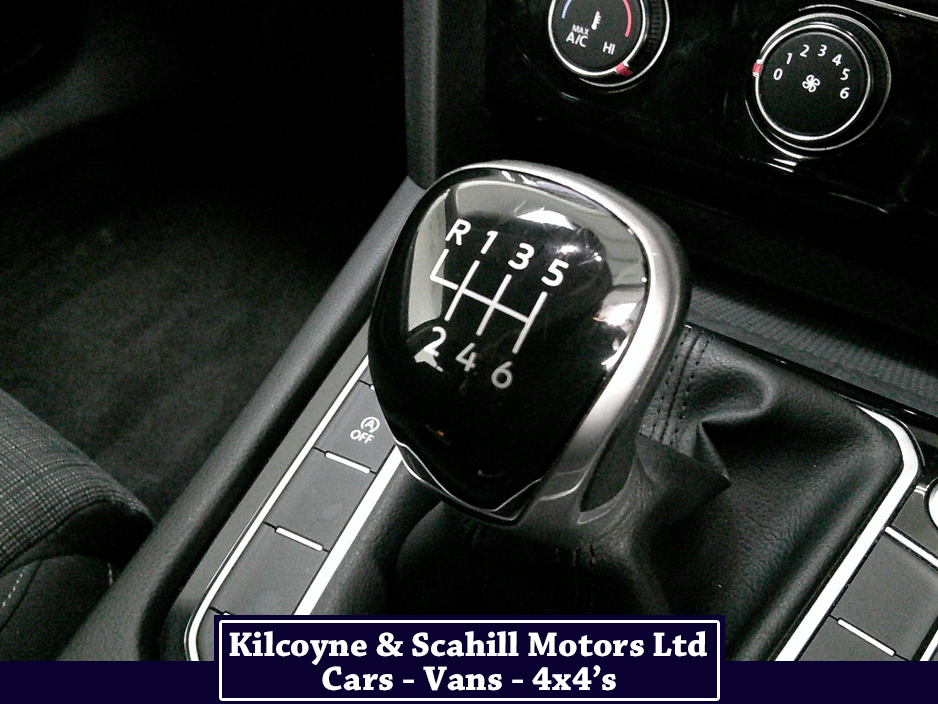 2020 Volkswagen Passat - image 28