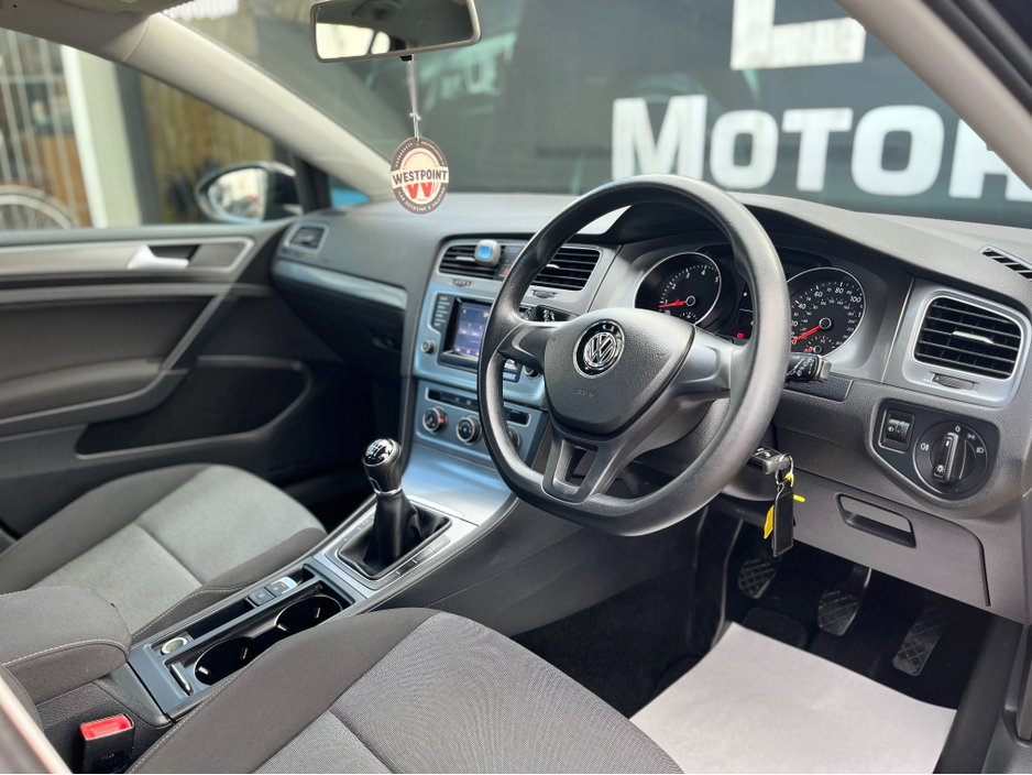 2013 Volkswagen Golf - image 7