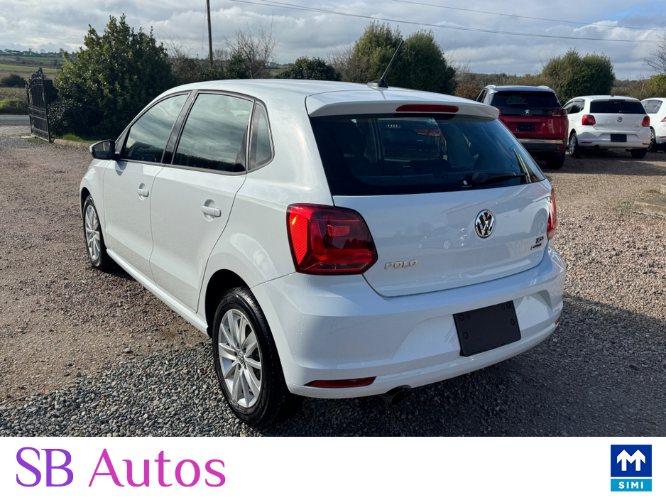 2015 Volkswagen Polo - image 7