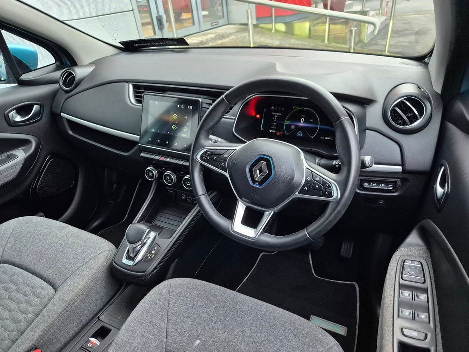 2020 Renault Zoe - image 13