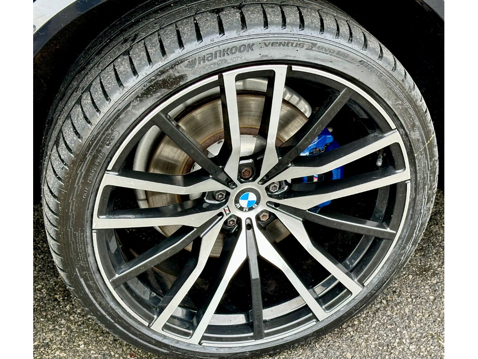 2022 BMW X5 - image 5