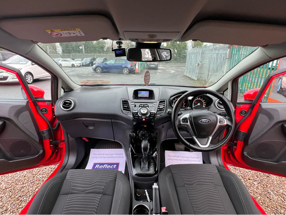 2014 Ford Fiesta - image 13