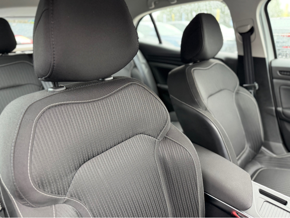 2018 Renault Megane - image 14