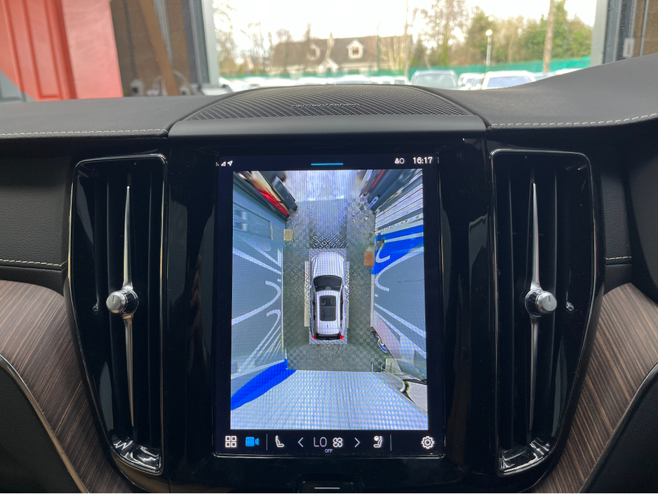 2022 Volvo XC60 - image 28