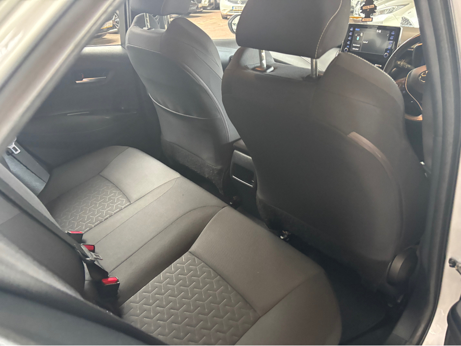 2021 Toyota Corolla - image 2