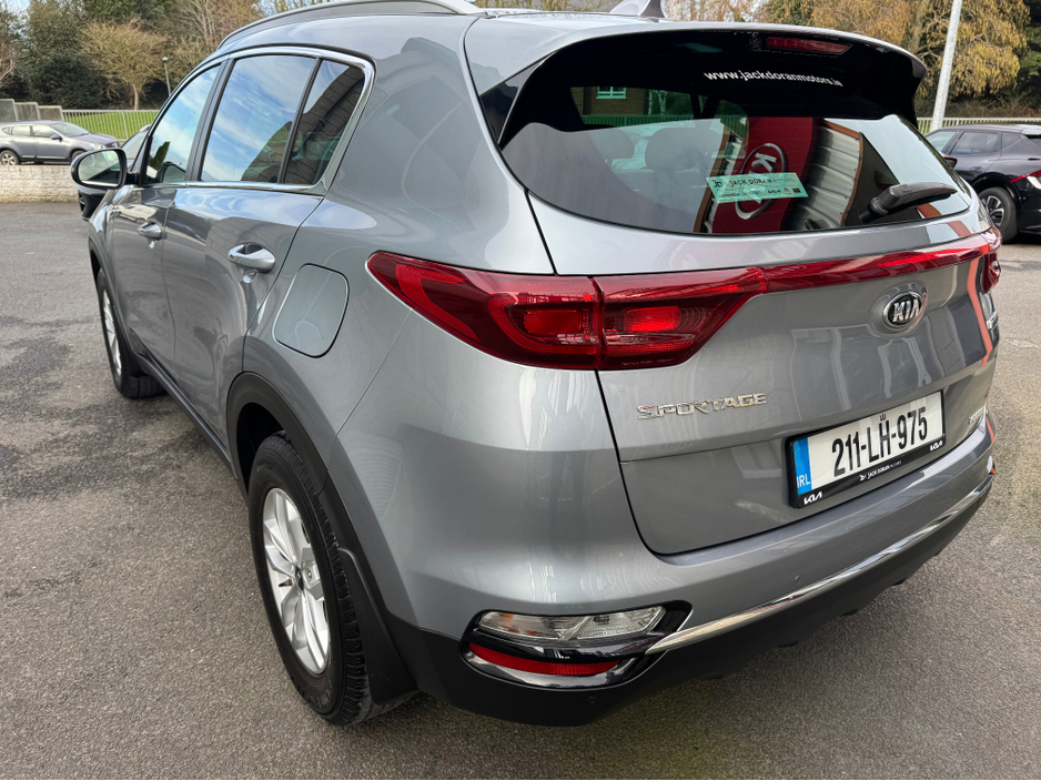 2021 Kia Sportage - image 4
