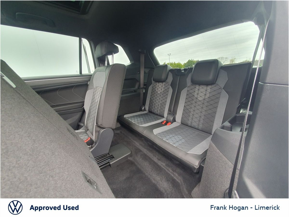 2023 Volkswagen Tiguan Allspace - image 10