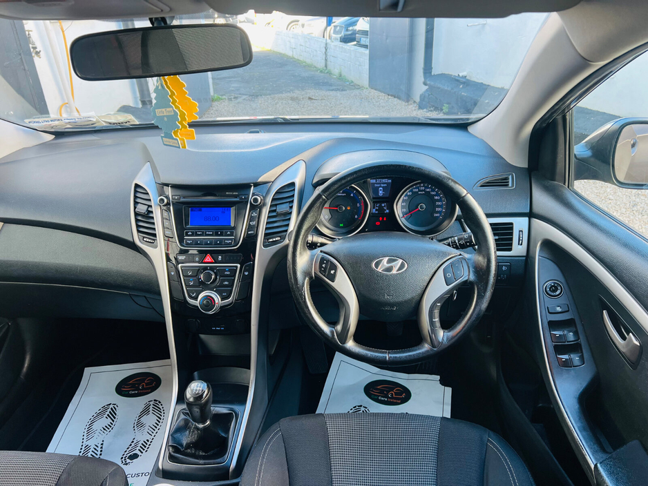 2013 Hyundai i30 - image 10