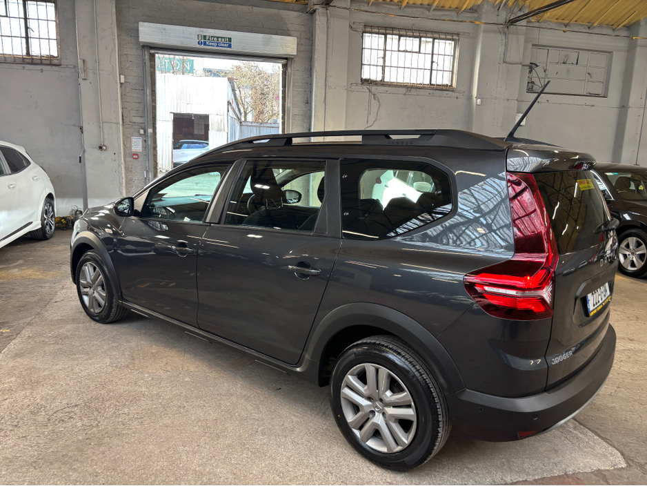 2022 Dacia Jogger - image 13
