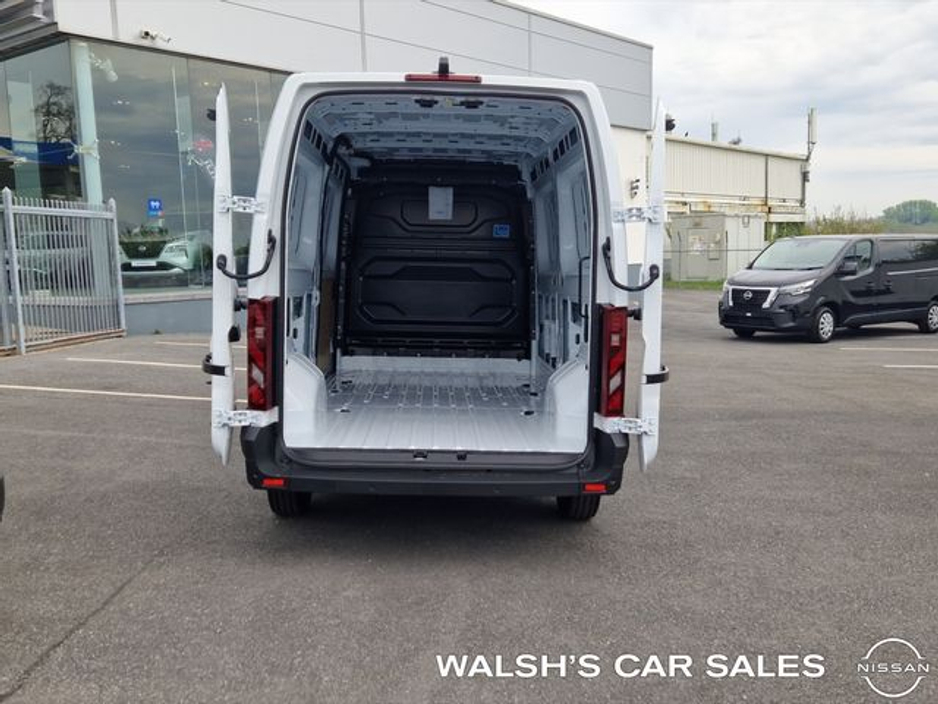 2026 Nissan Interstar L3H2 FWD 130 SV PREMIUM + HEATED WINDSCREEN €35,000