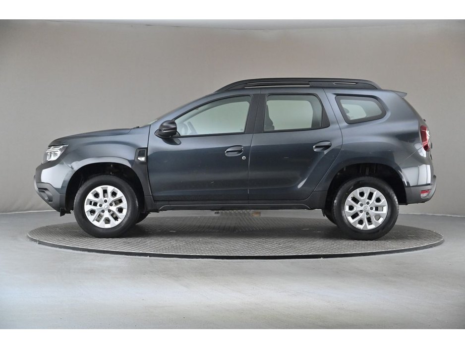 2022 Dacia Duster - image 5