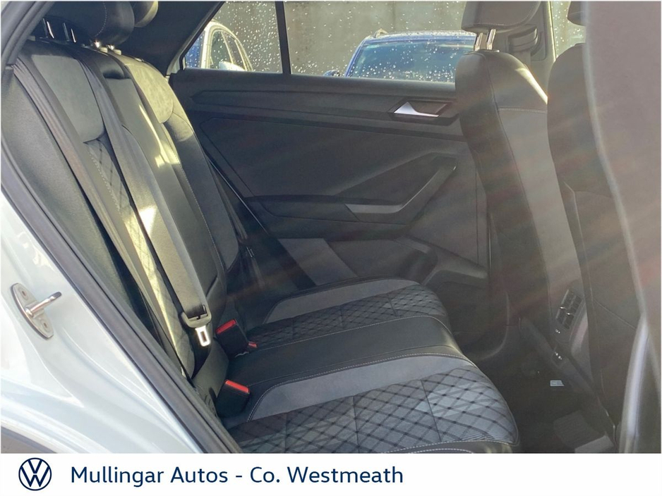 2023 Volkswagen T-Roc 2.0 TDI 116HP R-Line €32,450