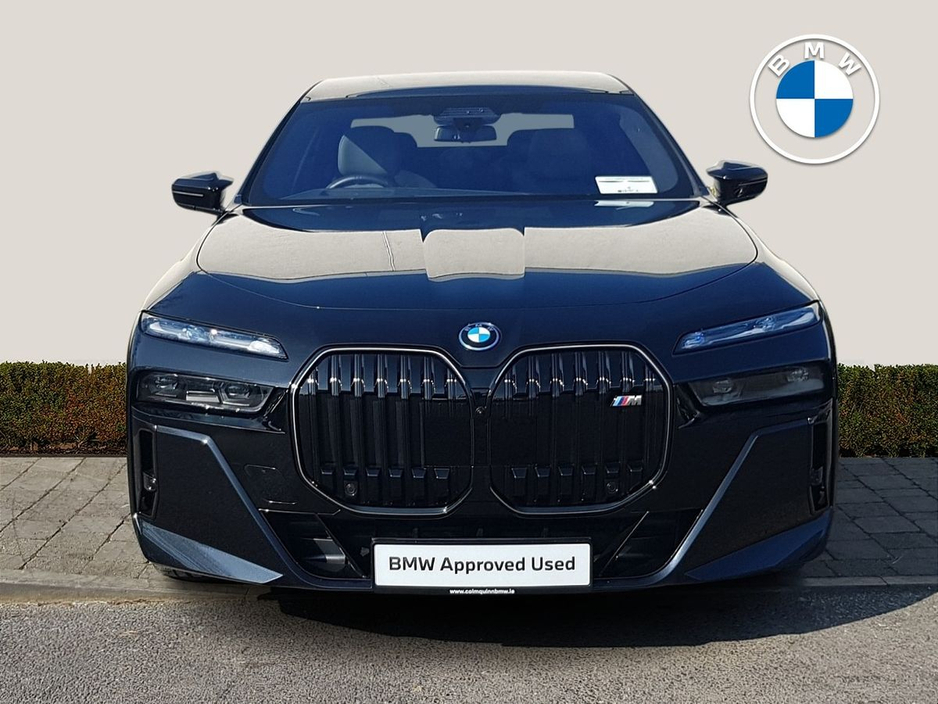 2025 BMW 7 Series - image 14