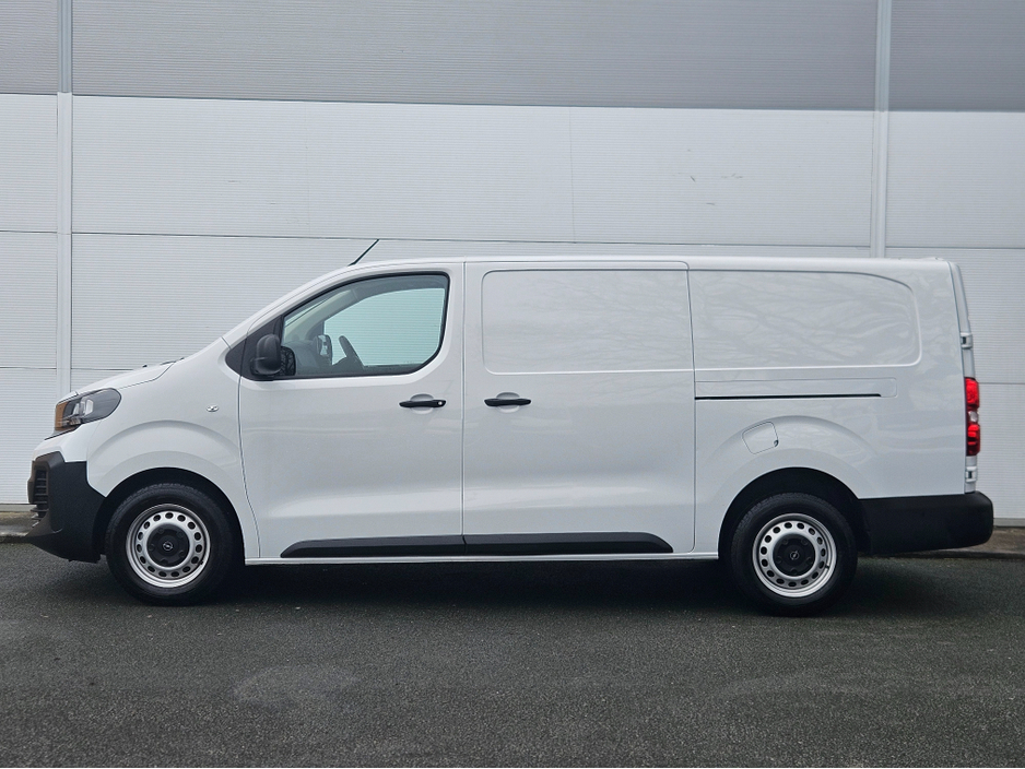 2025 Opel Vivaro - image 4