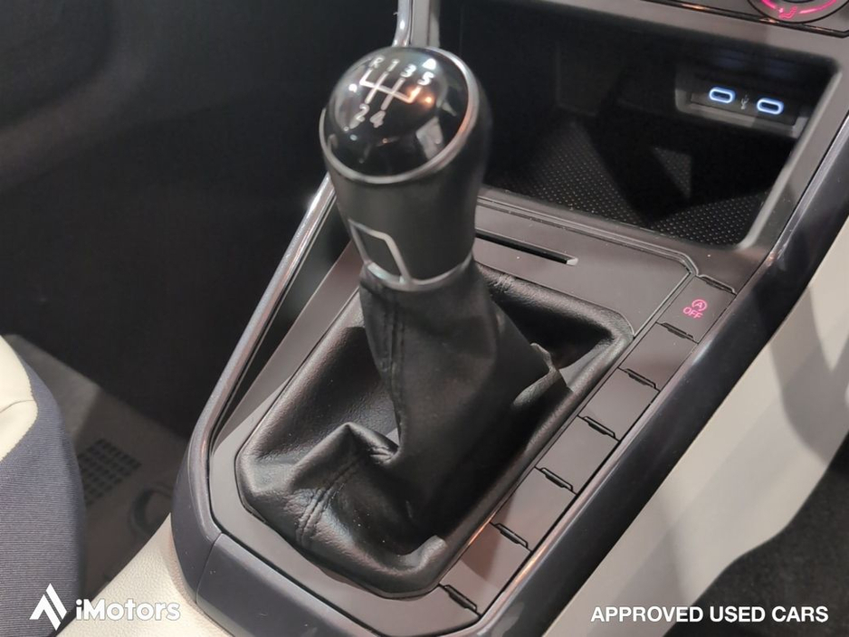 2021 Volkswagen Polo - image 11