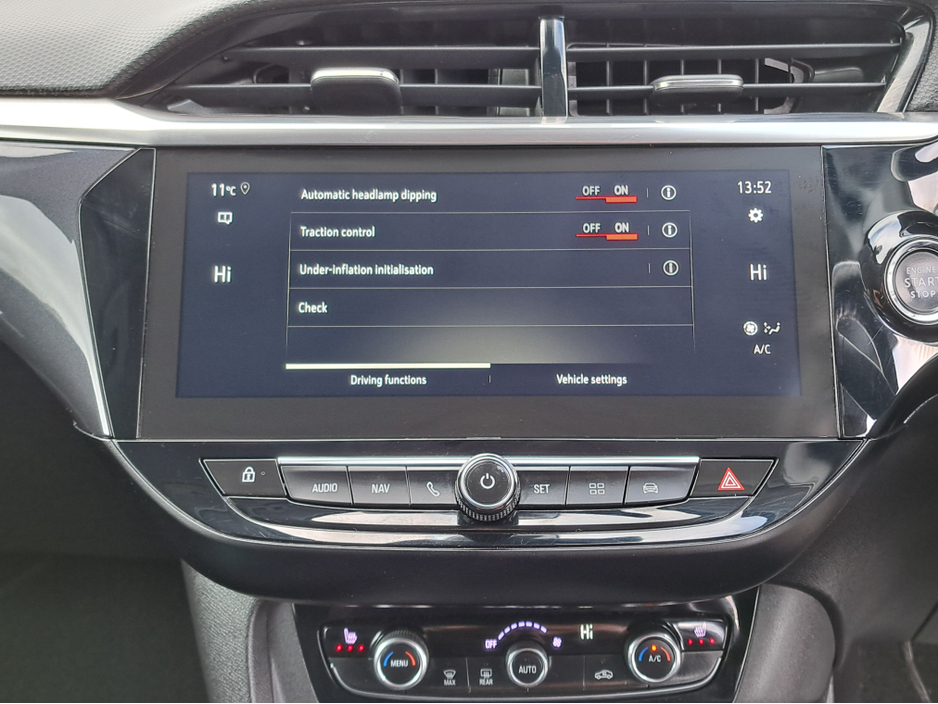 2021 Opel Corsa - image 30