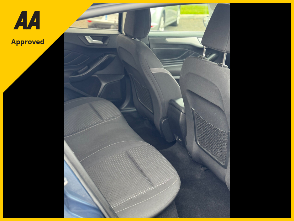 2020 Ford Focus - image 7