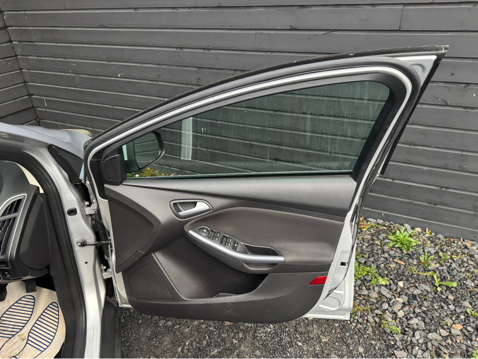 2015 Ford Focus TITANIUM 1.6 TDCI 5DR €7,995