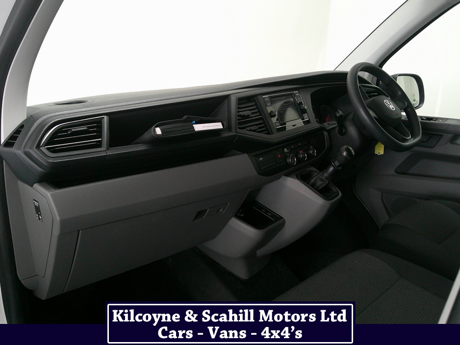 2022 Volkswagen Transporter - image 14