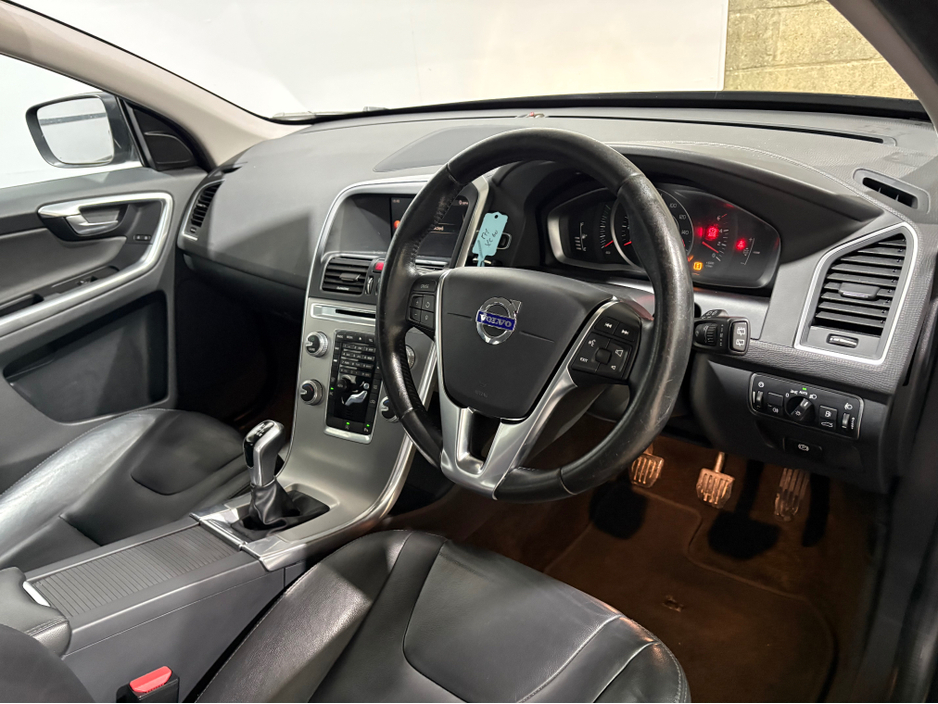 2017 Volvo XC60 SE NAV D4 2.0 TD B4 R-DESIGN MHEV 197BHP €15,950