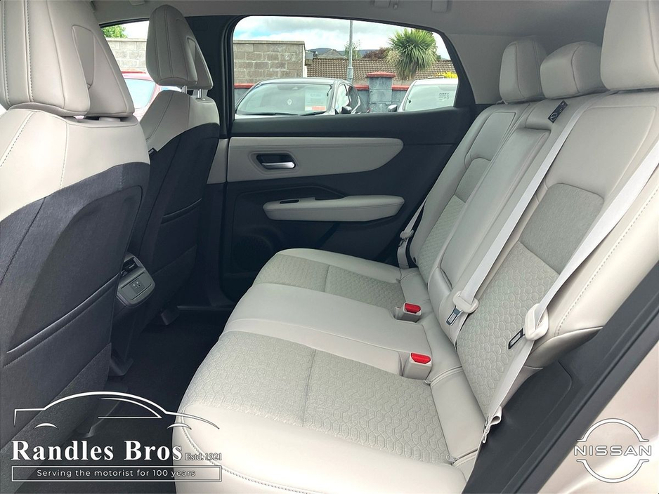 2025 Nissan Ariya - image 13