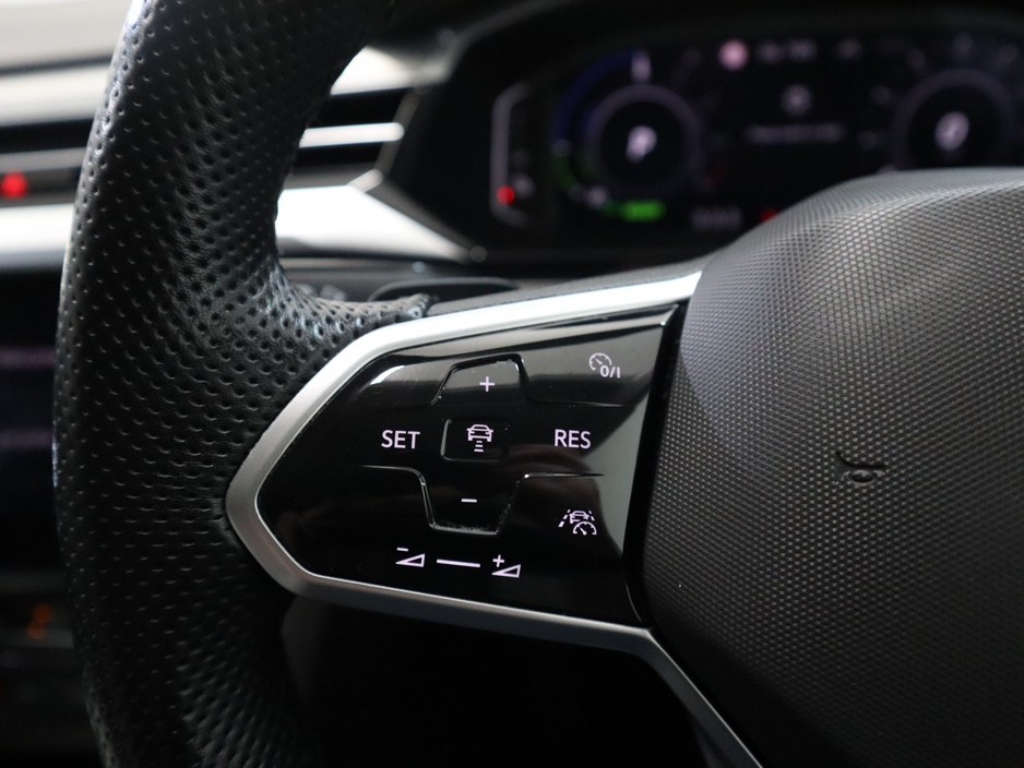 2023 Volkswagen Arteon - image 12