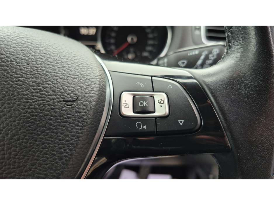 2016 Volkswagen Polo - image 25