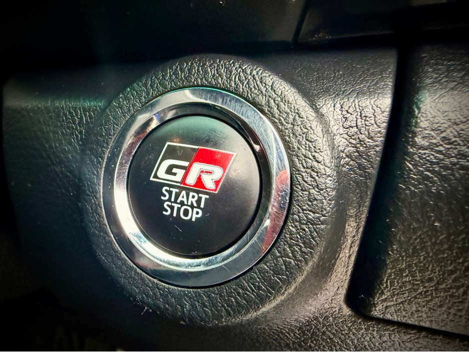 2023 Toyota Hilux - image 17